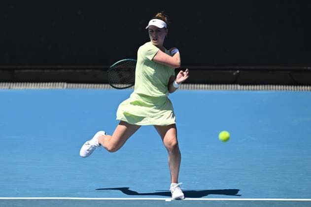 TENNIS AUSTRALIAN OPEN, Talia Gibson of Australia returns during her round 1 match against Zeyneo Sonmez of Turkey during the 2025 Australian Open at Melbourne Park in Melbourne, Monday, January 13, 2025. ( NO ARCHIVING, EDITORIAL USE ONLY, NO USE IN BOOKS WITHOUT CONSENT MELBOURNE VICTORIA AUSTRALIA  Copyright: xJOELxCARRETTx 20250113167903415456