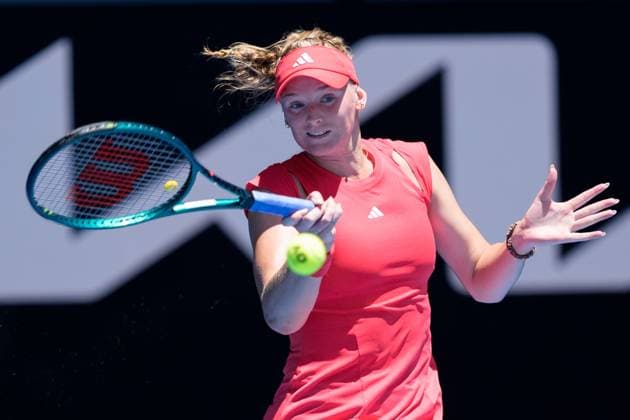 January 13, 2025: ASHLYN KRUEGER of the USA in action against AJLA TOMLJANOVIC of Australia on KIA Arena in a Women s Singles 1st round match on day 2 of the 2025 Australian Open in Melbourne, Australia. Cal Media Melbourne Australia - ZUMAc04_ 20250113_faf_c04_009 Copyright: xSydneyxLowx
