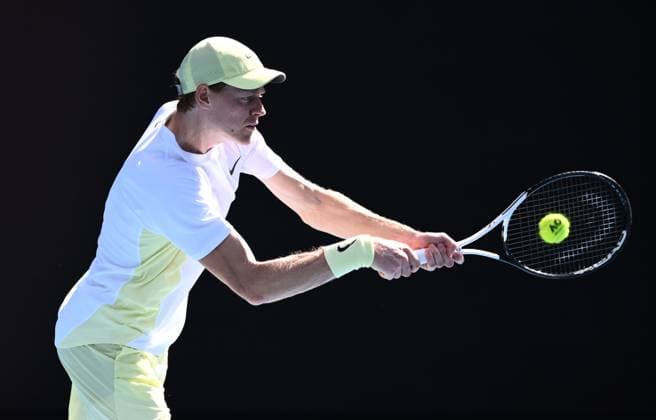 TENNIS AUSTRALIAN OPEN, Jannik Sinner of Italy in action during his round 1 match against Nicolas Jarry of Chile during the 2025 Australian Open at Melbourne Park in Melbourne, Monday, January 13, 2025. ( NO ARCHIVING, EDITORIAL USE ONLY, NO USE IN BOOKS WITHOUT CONSENT MELBOURNE VICTORIA AUSTRALIA  Copyright: xJOELxCARRETTx 20250113180919901907