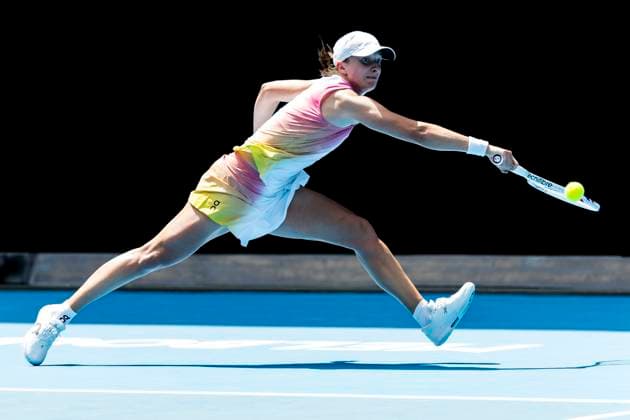 MELBOURNE, VIC - JANUARY 13: Iga Swiatek of Poland in action during Round 1 of the 2025 Australian Open on January 13 2025, at Melbourne Park in Melbourne, Australia. (Photo by Jason Heidrich Icon Sportswire) TENNIS: JAN 13 Australian Open EDITORIAL USE ONLY Icon250113148