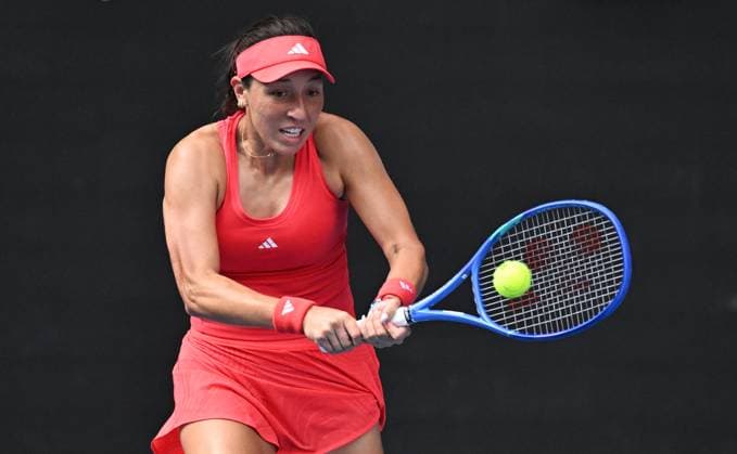 TENNIS AUSTRALIAN OPEN, Jessica Pegula of USA returns during her round 1 match against Maya Joint of Australia during the 2025 Australian Open at Melbourne Park in Melbourne, Monday, January 13, 2025. ( NO ARCHIVING, EDITORIAL USE ONLY, NO USE IN BOOKS WITHOUT CONSENT MELBOURNE VICTORIA AUSTRALIA  Copyright: xJAMESxROSSx 20250113185718132470