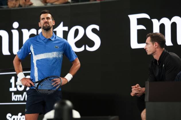 Andy Murray talking to Novak Djokovic during his first round match Australian Open, Day Two, Tennis, Melbourne Park, Melbourne, Australia - 13 Jan 2025  Copyright: xEllaxLing Shutterstockx 15098219bp