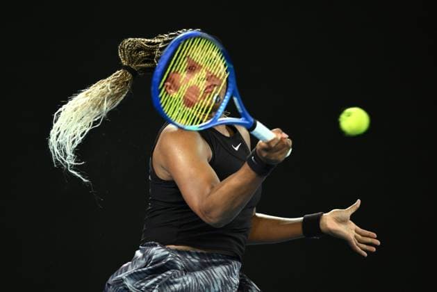 TENNIS AUSTRALIAN OPEN, Naomi Osaka of Japan returns during her round 1 match against Caroline Garcia of France during the 2025 Australian Open at Melbourne Park in Melbourne, Monday, January 13, 2025. ( NO ARCHIVING, EDITORIAL USE ONLY, NO USE IN BOOKS WITHOUT CONSENT MELBOURNE VICTORIA AUSTRALIA  Copyright: xJOELxCARRETTx 20250114170143304506