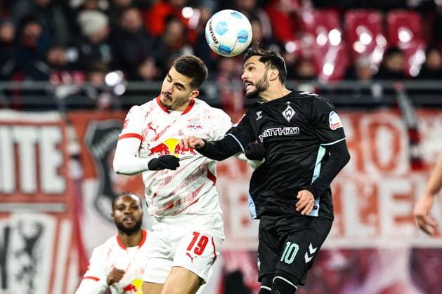 Andre Silva RB Leipzig,19 vs Leonardo Bittencourt Werder Bremen,10 1 Soccer Bundesliga Season 2024 2025 Point Match RB Leipzig vs Werder Bremen at the Red Bull Arena in Leipzig Action,Soccer,Germany,Man,Men,12 01 2025