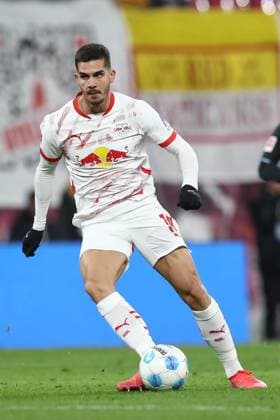 12 01 2025, xtgx, Fußball 1 Bundesliga, RB Leipzig SV Werder Bremen emspor, v l Andre Silva Leipzig, 19 Freisteller, Einzelbild, Ganzkoerper, single frame DFL DFB REGULATIONS PROHIBIT ANY USE OF PHOTOGRAPHS as IMAGE SEQUENCES and or QUASI VIDEO Leipzig