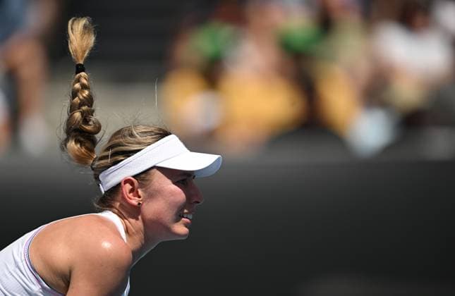TENNIS AUSTRALIAN OPEN, Ekaterina Alexandrova of Russia in action during her round 1 match against Emma Raducanu of Great Britain during the 2025 Australian Open at Melbourne Park in Melbourne, Tuesday, January 14, 2025. ( NO ARCHIVING, EDITORIAL USE ONLY, NO USE IN BOOKS WITHOUT CONSENT MELBOURNE VICTORIA AUSTRALIA  Copyright: xLUKASxCOCHx 20250114191651919248