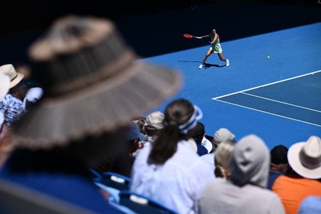 TENNIS AUSTRALIAN OPEN, Spectators look onto Emma Navarro of USA in action during her round 1 match against Peyton Stearns of USA during the 2025 Australian Open at Melbourne Park in Melbourne, Tuesday, January 14, 2025. ( NO ARCHIVING, EDITORIAL USE ONLY, NO USE IN BOOKS WITHOUT CONSENT MELBOURNE VICTORIA AUSTRALIA  Copyright: xJOELxCARRETTx 20250114162725998664