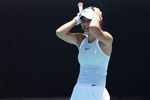 Emma Raducanu of Great Britain celebrates winning the match Australian Open, Day Three, Tennis, Melbourne Park, Melbourne, Australia - 14 Jan 2025  Copyright: xRachelxBach Shutterstockx 15098467ac