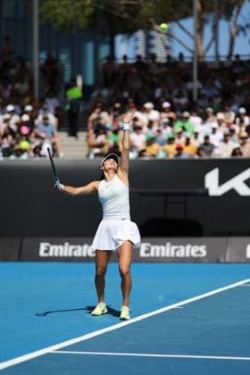 Emma Raducanu of Great Britain serves Australian Open, Day Three, Tennis, Melbourne Park, Melbourne, Australia - 14 Jan 2025  Copyright: xRachelxBach Shutterstockx 15098467an