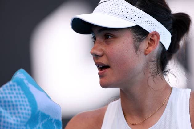 Emma Raducanu during her first round match Australian Open, Day Three, Tennis, Melbourne Park, Melbourne, Australia - 14 Jan 2025  Copyright: xEllaxLing Shutterstockx 15098469o