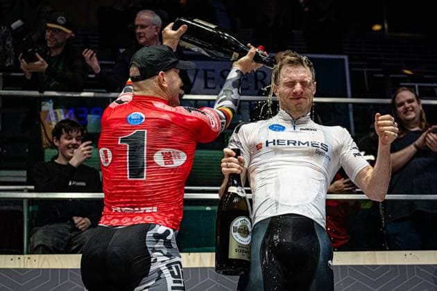 FÖRSTEMANN Robert, HAVIK Yoeri Sixdays Bremen 2025 Team 2 VELO TRACK SEREMAK Nikola POL BABEK Tomas CZE Team 3 JÄHRIG Fabienne GER Black SIGMUND Marla GER Red Team 9 SWB REINHARDT Theo GER Black KLUGE Roger GER Red Second Place Team 1 FLUGHAFEN BREMEN PRÖPSTER Alessa Catriona GER FÖRSTEMANN Robert GER Team 1 KÄMPFERT Isabell GER Black BRAUßE Franziska GER Red Team 1 HERMES SYSTEME HAVIK Yoeri NED Black POLITT Nils GER Red Winner First Place Team 6 TVEIT Nora NOR Black NELSON Lucy GBR Red Team 3 FLUGHAFEN BREMEN TROMMLER Athina GER VOGT Jakob GER Team 6 STARK GEBÄUDEREINIGUNG CONSONNI Simone ITA Black VIVIANI Elia ITA Red Third Place Award Ceremony Medal Ceremony Podium General Classement Landscape horizontal Landscape Event Event Sixdays Bremen 2025 Category Category Category Cycling Track Cycling Sixdays Elite Men ane Women Location Location Europe Germany Bremen ÖVB Arena Discipline Distance m Date Date 13 01 2025 Monday Day 4