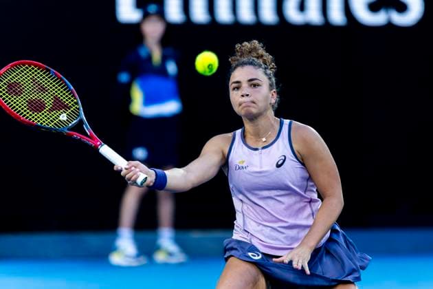 MELBOURNE, VIC - JANUARY 14: Jasmine Paolini of Italy in action during Round 1 of the 2025 Australian Open on January 14 2025, at Melbourne Park in Melbourne, Australia. (Photo by Jason Heidrich Icon Sportswire) TENNIS: JAN 14 Australian Open EDITORIAL USE ONLY Icon250114160