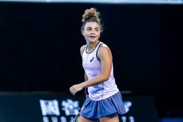 MELBOURNE, VIC - JANUARY 14: Jasmine Paolini of Italy in action during Round 1 of the 2025 Australian Open on January 14 2025, at Melbourne Park in Melbourne, Australia. (Photo by Jason Heidrich Icon Sportswire) TENNIS: JAN 14 Australian Open EDITORIAL USE ONLY Icon250114170
