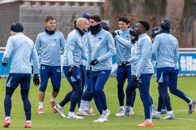 14 01 2025,Training session Hertha BSC The Hertha BSC team warms up at the training ground in Berlin Training Hertha BSC
