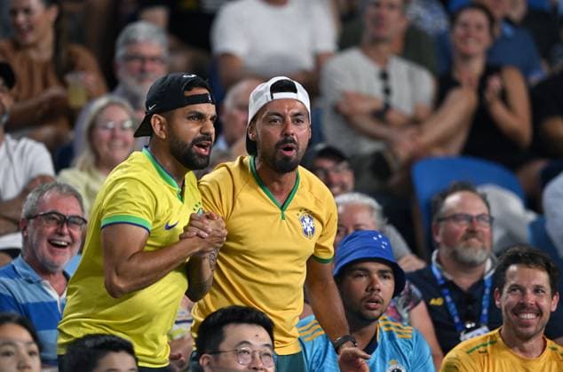 TENNIS AUSTRALIAN OPEN, Brazilian fans cheer on Joao Fonseca of Brazilduring his round 1 match against Andrey Rublev of Russia during the 2025 Australian Open at Melbourne Park in Melbourne, Tuesday, January 14, 2025. ( NO ARCHIVING, EDITORIAL USE ONLY, NO USE IN BOOKS WITHOUT CONSENT MELBOURNE VICTORIA AUSTRALIA  Copyright: xLUKASxCOCHx 20250114178075488940