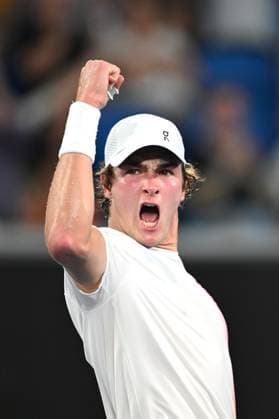 TENNIS AUSTRALIAN OPEN, Joao Fonseca of Brazil reacts during his round 1 match against Andrey Rublev of Russia during the 2025 Australian Open at Melbourne Park in Melbourne, Tuesday, January 14, 2025. ( NO ARCHIVING, EDITORIAL USE ONLY, NO USE IN BOOKS WITHOUT CONSENT MELBOURNE VICTORIA AUSTRALIA  Copyright: xLUKASxCOCHx 20250115199553993187