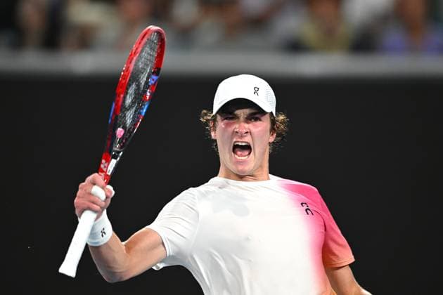 TENNIS AUSTRALIAN OPEN, Joao Fonseca of Brazil reacts during his round 1 match against Andrey Rublev of Russia during the 2025 Australian Open at Melbourne Park in Melbourne, Tuesday, January 14, 2025. ( NO ARCHIVING, EDITORIAL USE ONLY, NO USE IN BOOKS WITHOUT CONSENT MELBOURNE VICTORIA AUSTRALIA  Copyright: xLUKASxCOCHx 20250115124226667690