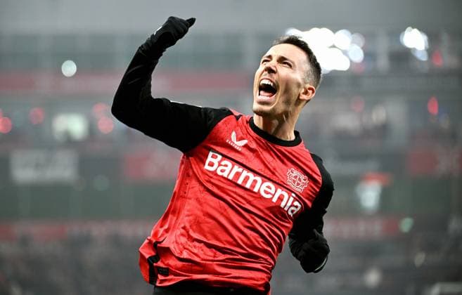 Football, Bundesliga, Germany, Men, Season 2024 2025, Matchday 17, BayArena Leverkusen Bayer Leverkusen FSV Mainz 05 Cheers Alejandro Grimaldo LEV after his goal for 1 0 Cheers, joy, action