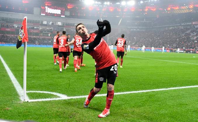 BayArena Leverkusen, 14 01 2025, Soccer Bundesliga season 2024 25 17 Matchday, Bayer 04 Leverkusen B04 vs FSV Mainz 05 M05 Alejandro Grimaldo B04 poses as a golfer after his goal