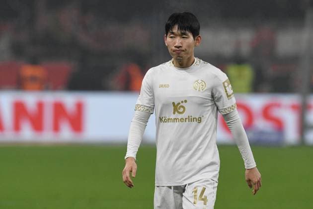 Hyun Seok Hong FSV Mainz 05 disappointed after defeat GER, Bayer 04 Leverkusen vs 1 FSV Mainz 05, Football, Bundesliga, Matchday 17, Season 2024 2025, 14 01 2025 DFL REGULATES PROHIBIT ANY USE OF PHOTOGRAPHS AS IMAGE SEQUENCES AND OR QUASI VIDEO GER, Bayer 04 Leverkusen vs 1 FSV Mainz 05, Football, Bundesliga, Matchday 17, Season 2024 2025, 14 01 2025 Leverkusen Copyright: xEibner-Pressefoto ThomasxThienelx EP_TTL