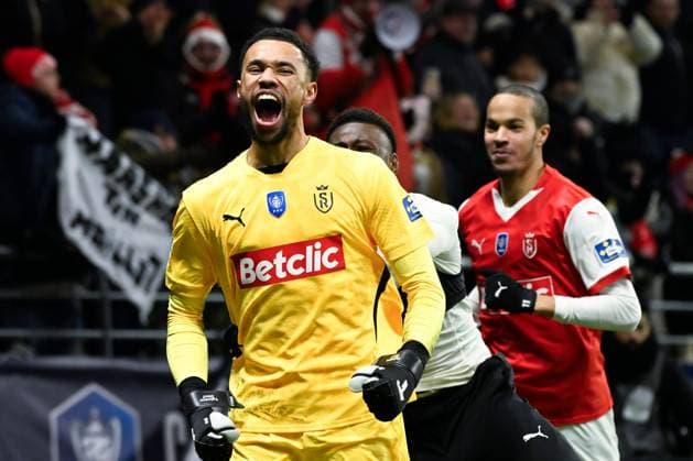 Fußball, Coupe de France, Stade Reims - AS Monaco FOOTBALL : Reims vs Monaco - Coupe de France - 14 01 2025 Yehvann Diouf ( 1 - Reims ) celebrates their side s victory after the French Cup match between Stade de Reims and AS Monaco at Stade Auguste Delaune on January 14, 2025 in Reims, France. ( Photo by Dante Badano PsnewZ ) - ReimsFrance  Copyright: xDantexBadanox