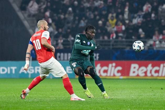 Fußball, Coupe de France, Stade Reims - AS Monaco FOOTBALL : Reims vs Monaco - Coupe de France - 14 01 2025 Abdul Karim Mohammed ( 5 - Monaco ) and Teddy TEUMA ( 10 - Reims ) during the French Cup match between Stade de Reims and AS Monaco at Stade Auguste Delaune on January 14, 2025 in Reims, France. ( Photo by Dante Badano PsnewZ ) - ReimsFrance  Copyright: xDantexBadanox