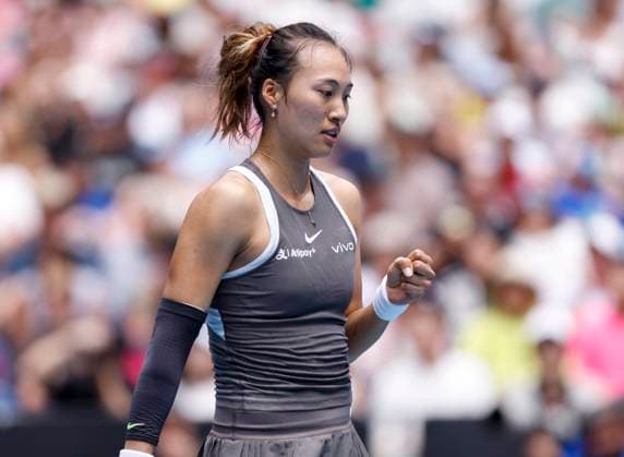 (250115) -- MELBOURNE, Jan. 15, 2025 -- Zheng Qinwen reacts during the women s singles 2nd round match between Zheng Qinwen of China and Laura Siegemund of Germany at Australian Open tennis tournament in Melbourne, Australia, Jan. 15, 2025. ) (SP)AUSTRALIA-MELBOURNE-TENNIS-AUSTRALIAN OPEN-DAY 4 MaxPing 