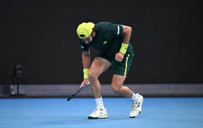 TENNIS AUSTRALIAN OPEN, Jordan Thompson of Australia reacts to injury during his round 2 match against Nuno Borges of Portugal during the 2025 Australian Open at Melbourne Park in Melbourne, Wednesday, January 15, 2025. ( NO ARCHIVING, EDITORIAL USE ONLY, NO USE IN BOOKS WITHOUT CONSENT MELBOURNE VICTORIA AUSTRALIA  Copyright: xJAMESxROSSx 20250115176780010392