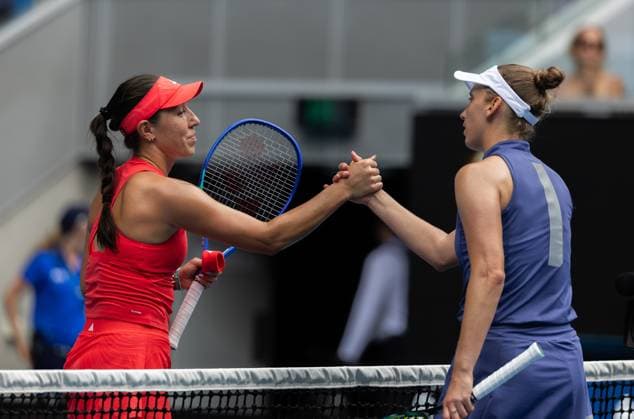 (250115) -- MELBOURNE, Jan. 15, 2025 -- Jessica Pegula (L) shakes hands with Elise Mertens after the women s singles 2nd round match between Jessica Pegula of the United States and Elise Mertens of Belgium of Spain at Australian Open tennis tournament in Melbourne, Australia, Jan. 15, 2025. (Photo by Xinhua) (SP)AUSTRALIA-MELBOURNE-TENNIS-AUSTRALIAN OPEN-DAY 4 HuxJingchen 