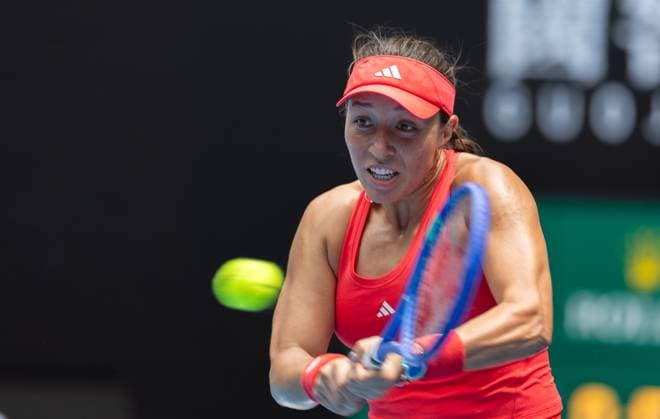 (250115) -- MELBOURNE, Jan. 15, 2025 -- Jessica Pegula hits a return during the women s singles 2nd round match between Jessica Pegula of the United States and Elise Mertens of Belgium of Spain at Australian Open tennis tournament in Melbourne, Australia, Jan. 15, 2025. (Photo by Xinhua) (SP)AUSTRALIA-MELBOURNE-TENNIS-AUSTRALIAN OPEN-DAY 4 HuxJingchen 