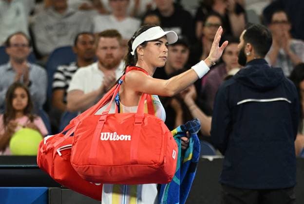TENNIS AUSTRALIAN OPEN, Ajla Tomljanovic of Australia departs folowing her round 2 loss to Diana Shnaider of Russia during the 2025 Australian Open at Melbourne Park in Melbourne, Wednesday, January 15, 2025. ( NO ARCHIVING, EDITORIAL USE ONLY, NO USE IN BOOKS WITHOUT CONSENT MELBOURNE VICTORIA AUSTRALIA  Copyright: xJAMESxROSSx 20250115121140925088
