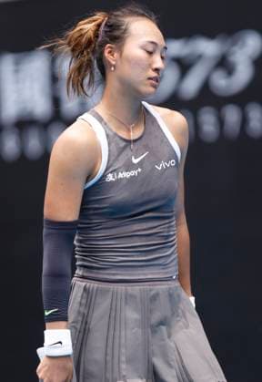 (250115) -- MELBOURNE, Jan. 15, 2025 -- Zheng Qinwen reacts during the women s singles 2nd round match between Zheng Qinwen of China and Laura Siegemund of Germany at Australian Open tennis tournament in Melbourne, Australia, Jan. 15, 2025. ) (SP)AUSTRALIA-MELBOURNE-TENNIS-AUSTRALIAN OPEN-DAY 4 MaxPing 
