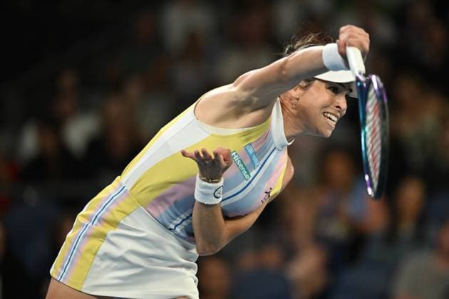 TENNIS AUSTRALIAN OPEN, Ajla Tomljanovic of Australia in action during her round 2 match against Diana Shnaider of Russia during the 2025 Australian Open at Melbourne Park in Melbourne, Wednesday, January 15, 2025. ( NO ARCHIVING, EDITORIAL USE ONLY, NO USE IN BOOKS WITHOUT CONSENT MELBOURNE VICTORIA AUSTRALIA  Copyright: xJAMESxROSSx 20250115121238802807