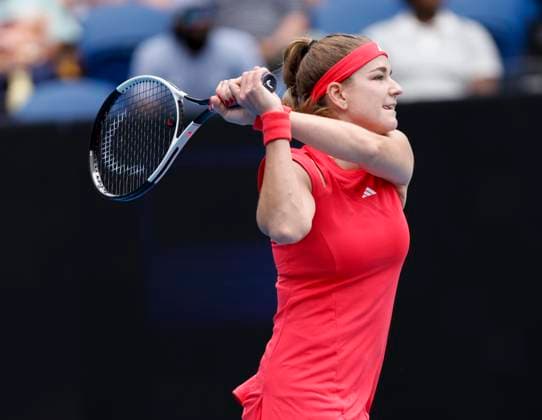 (250115) -- MELBOURNE, Jan. 15, 2025 -- Karolina Muchova competes during the women s singles 2nd round match between Osaka Naomi of Japan and Karolina Muchova of the Czech Republic at Australian Open tennis tournament in Melbourne, Australia, Jan. 15, 2025. ) (SP)AUSTRALIA-MELBOURNE-TENNIS-AUSTRALIAN OPEN-DAY 4 MaxPing 