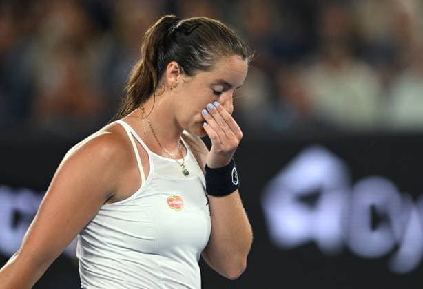 TENNIS AUSTRALIAN OPEN, Jodie Burrage of Great Britain reacts during her round 2 match against Coco Gauff of USA during the 2025 Australian Open at Melbourne Park in Melbourne, Wednesday, January 15, 2025. ( NO ARCHIVING, EDITORIAL USE ONLY, NO USE IN BOOKS WITHOUT CONSENT MELBOURNE VICTORIA AUSTRALIA  Copyright: xLUKASxCOCHx 20250115136902169565
