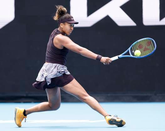 (250115) -- MELBOURNE, Jan. 15, 2025 -- Osaka Naomi hits a return during the women s singles 2nd round match between Osaka Naomi of Japan and Karolina Muchova of the Czech Republic at Australian Open tennis tournament in Melbourne, Australia, Jan. 15, 2025. ) (SP)AUSTRALIA-MELBOURNE-TENNIS-AUSTRALIAN OPEN-DAY 4 MaxPing 