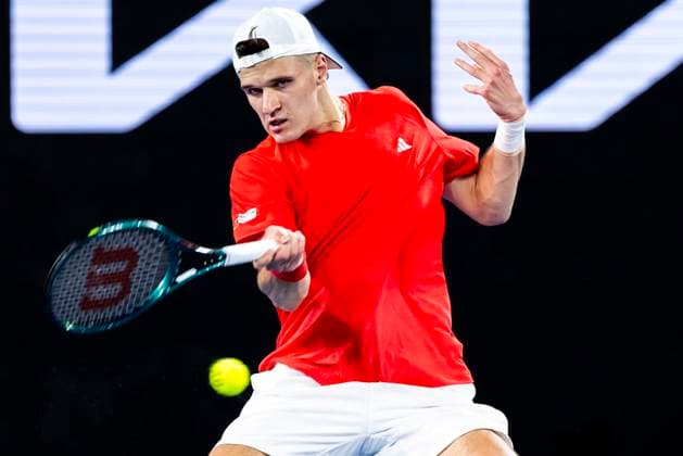 MELBOURNE, VIC - JANUARY 15: Jakub Mensik of Czechia in action during Round 2 of the 2025 Australian Open on January 15 2025, at Melbourne Park in Melbourne, Australia. (Photo by Jason Heidrich Icon Sportswire) TENNIS: JAN 15 Australian Open EDITORIAL USE ONLY Icon250115159