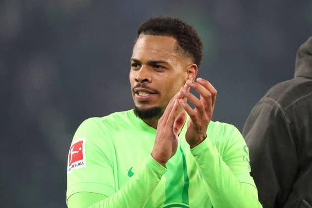 VfL vs M gladbach, 1 BL Wolfsburg, 14 01 2025, FOOTBALL VfL Wolfsburg vs Borussia Mönchengladbach, 1 BL, Season 2024 25 Final cheer, Lukas Nmecha VfL Wolfsburg Wolfsburg