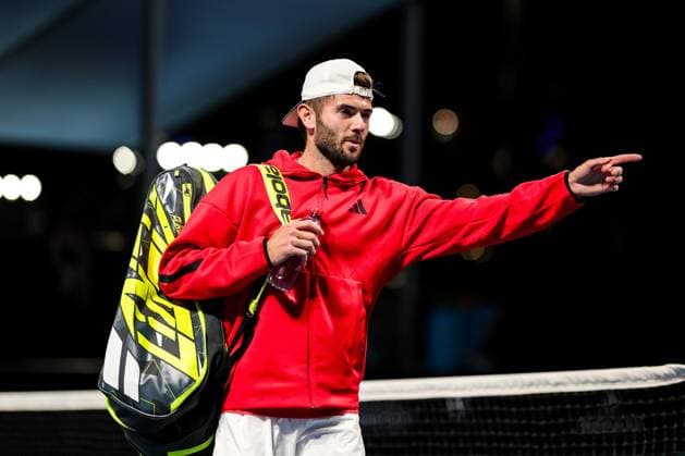 Jacob Fearnley of Great Britain celebrates his win Australian Open, Day Four, Tennis, Melbourne Park, Melbourne, Australia - 15 Jan 2025  Copyright: xRachelxBach Shutterstockx 15101599kg