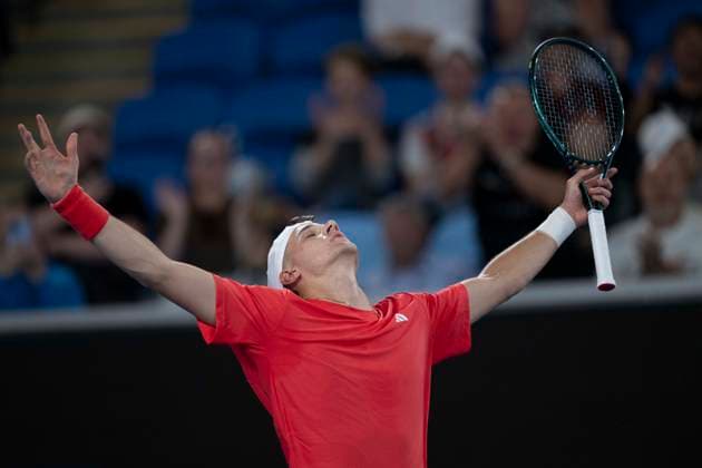 (250115) -- MELBOURNE, Jan. 15, 2025 -- Jakub Mensik celebrates after winning the men s singles second round match between Jakub Mensik of the Czech Republic and Casper Ruud of Norway at Australian Open tennis tournament in Melbourne, Australia, Jan. 15, 2025. ) (SP)AUSTRALIA-MELBOURNE-TENNIS-AUSTRALIAN OPEN LuixSiuxWai 