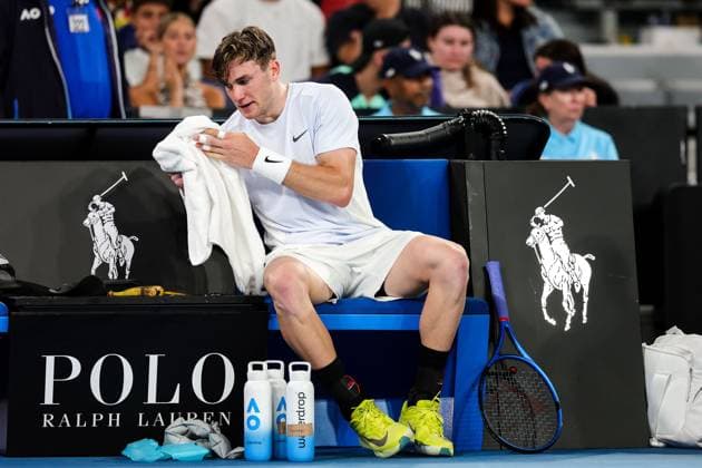 Jack Draper of Great Britain celebrates wipes his face with a towel Australian Open, Day Four, Tennis, Melbourne Park, Melbourne, Australia - 15 Jan 2025  Copyright: xRachelxBach Shutterstockx 15101599lz