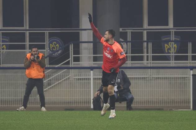 Coupe de France : Espaly vs PSG Thierry LARRET MAXPPP. Football. 16eme finale Coupe de France. Football Club Espaly vs Paris Saint Germain. Stade Marcel Michelin, Clermont-Ferrand le 15 Janvier 2025. JOIE BUT Kevis GJECI (ESP) CLERMONT-FERRAND (63) STADE STADE MARCEL MICHELIN PUY DE DOME AUVERGNE RHONE-ALP FRANCE  Copyright: xThierryxLARRET MAXPPPxThierryxLARRETx TL_20250115_2005 0794554784st