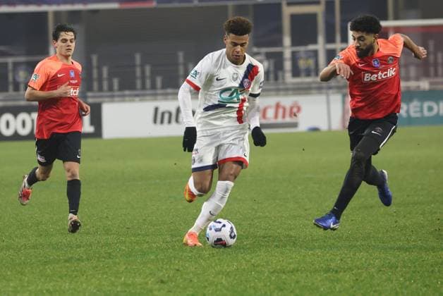 Coupe de France : Espaly vs PSG Thierry LARRET MAXPPP. Football. 16eme finale Coupe de France. Football Club Espaly vs Paris Saint Germain. Stade Marcel Michelin, Clermont-Ferrand le 15 Janvier 2025. Desire DOUE (PSG) CLERMONT-FERRAND (63) STADE STADE MARCEL MICHELIN PUY DE DOME AUVERGNE RHONE-ALP FRANCE  Copyright: xThierryxLARRET MAXPPPxThierryxLARRETx TL_20250115_2026 0794554833st