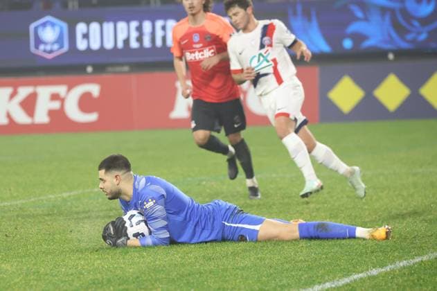 Coupe de France : Espaly vs PSG Thierry LARRET MAXPPP. Football. 16eme finale Coupe de France. Football Club Espaly vs Paris Saint Germain. Stade Marcel Michelin, Clermont-Ferrand le 15 Janvier 2025. Jordan ETIENNE (ESP) CLERMONT-FERRAND (63) STADE STADE MARCEL MICHELIN PUY DE DOME AUVERGNE RHONE-ALP FRANCE  Copyright: xThierryxLARRET MAXPPPxThierryxLARRETx TL_20250115_2037 0794555059st