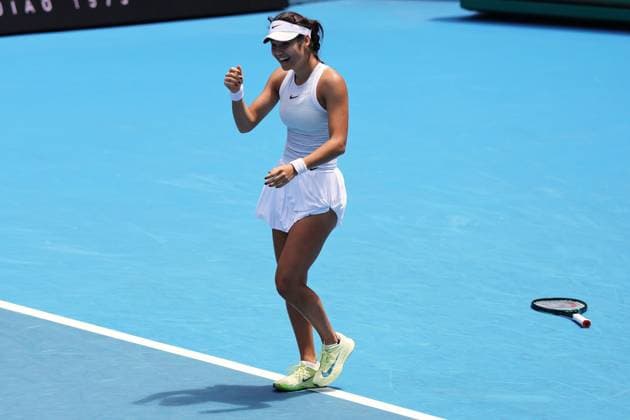 Emma Raducanu of Great Britain celebrates winning her second round match Australian Open, Day Five, Tennis, Melbourne Park, Melbourne, Australia - 16 Jan 2025  Copyright: xRachelxBach Shutterstockx 15102640y