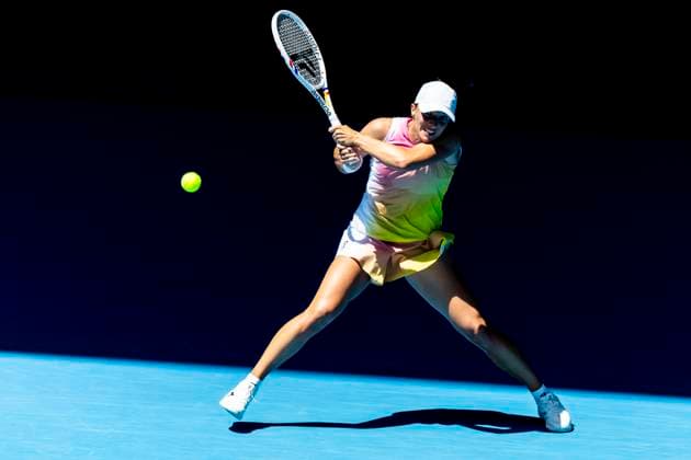 MELBOURNE, VIC - JANUARY 16: Iga Swiatek of Poland in action during Round 2 of the 2025 Australian Open on January 16 2025, at Melbourne Park in Melbourne, Australia. (Photo by Jason Heidrich Icon Sportswire) TENNIS: JAN 16 Australian Open EDITORIAL USE ONLY Icon250116018