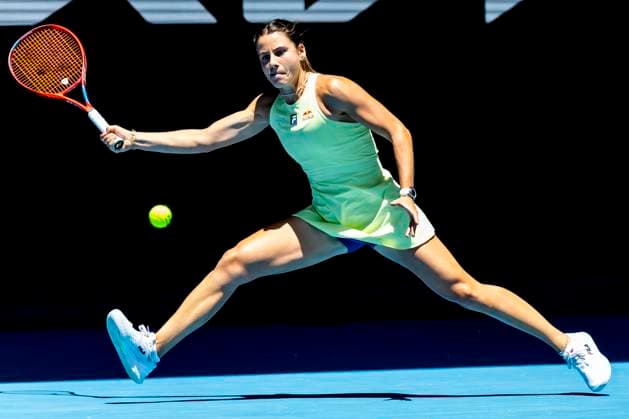 MELBOURNE, VIC - JANUARY 16: Emma Navarro of the United States of America during Round 2 of the 2025 Australian Open on January 16 2025, at Melbourne Park in Melbourne, Australia. (Photo by Jason Heidrich Icon Sportswire) TENNIS: JAN 16 Australian Open EDITORIAL USE ONLY Icon250116077