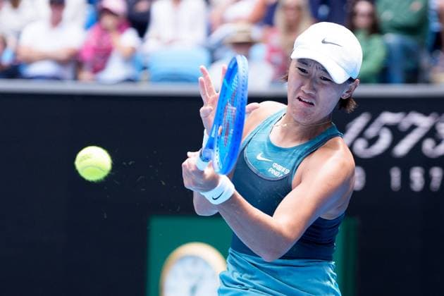 January 16, 2025: XIYU WANG of China in action against 8th seed EMMA NAVARRO of the USA on Margaret Court Arena in a Women s Singles 2nd round match on day 5 of the 2025 Australian Open in Melbourne, Australia. Cal Media Melbourne Australia - ZUMAc04_ 20250116_faf_c04_020 Copyright: xSydneyxLowx