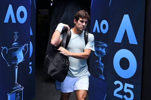 TENNIS AUSTRALIAN OPEN, Cristian Garin of Chile arrives for his round 2 match against Taylor Fritz of USA during the 2025 Australian Open at Melbourne Park in Melbourne, Thursday, January 16, 2025. ( NO ARCHIVING, EDITORIAL USE ONLY, NO USE IN BOOKS WITHOUT CONSENT MELBOURNE VICTORIA AUSTRALIA  Copyright: xJOELxCARRETTx 20250116189954453641