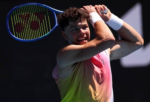 Ben Shelton of USA in action Australian Open, Day Five, Tennis, Melbourne Park, Melbourne, Australia - 16 Jan 2025  Copyright: xEllaxLing Shutterstockx 15102040al